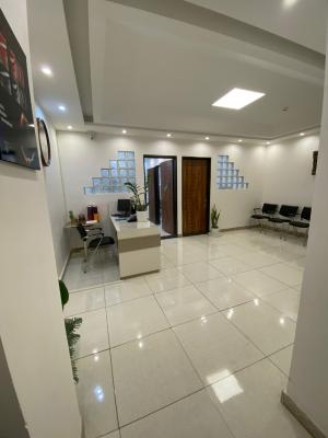 دکتر رعنا قنبری - جراح و دندانپزشک